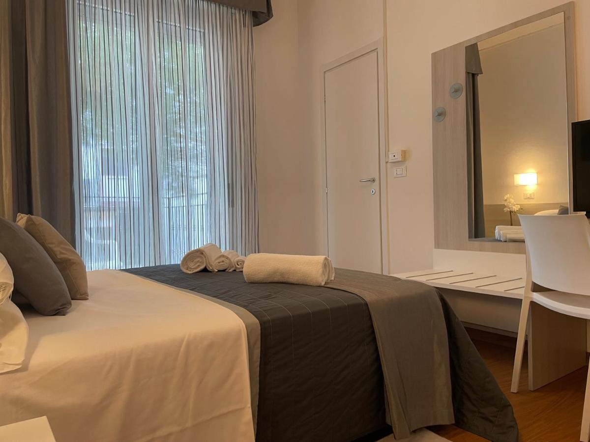 Hotel Augustus Milano Marittima Extérieur photo