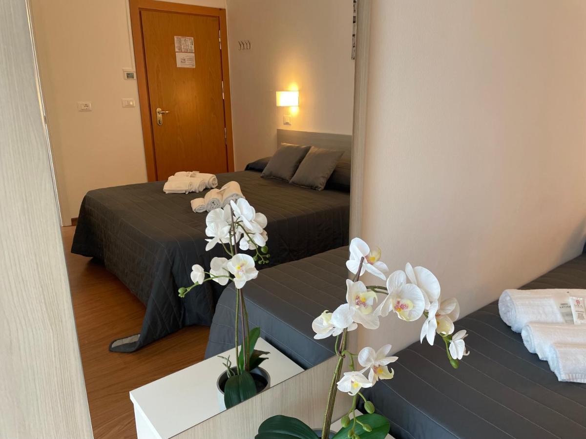 Hotel Augustus Milano Marittima Extérieur photo