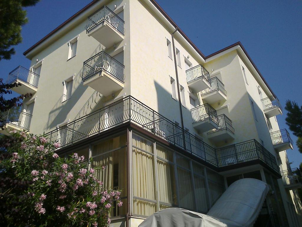 Hotel Augustus Milano Marittima Extérieur photo